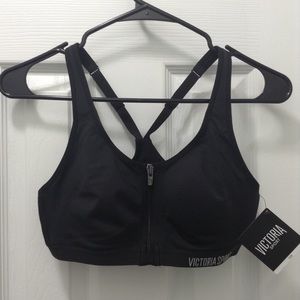 Knockout Victoria Sport bra black zip 32B